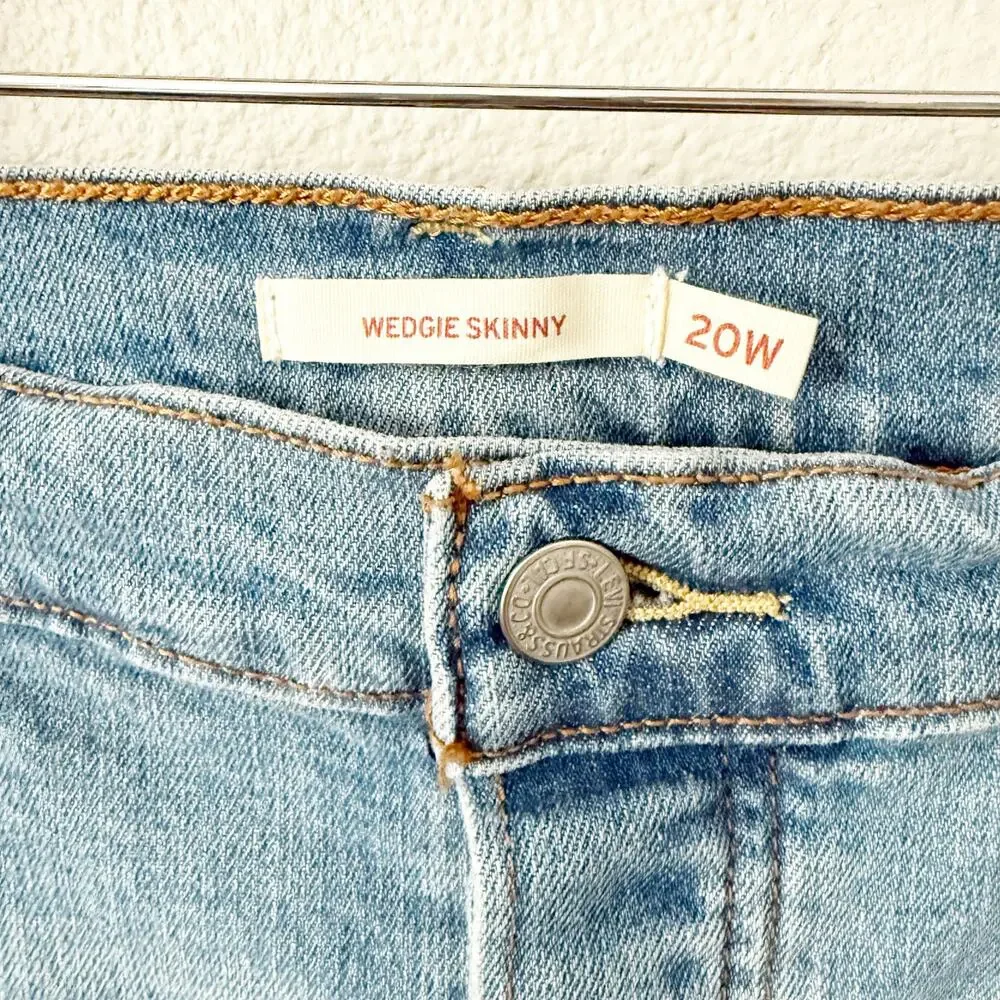 Levis amazing pair
